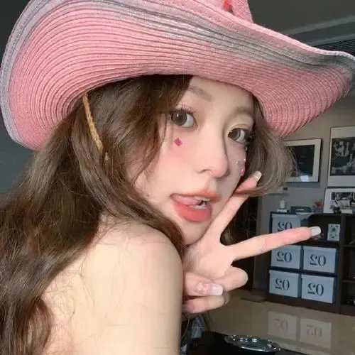 院子里的女人